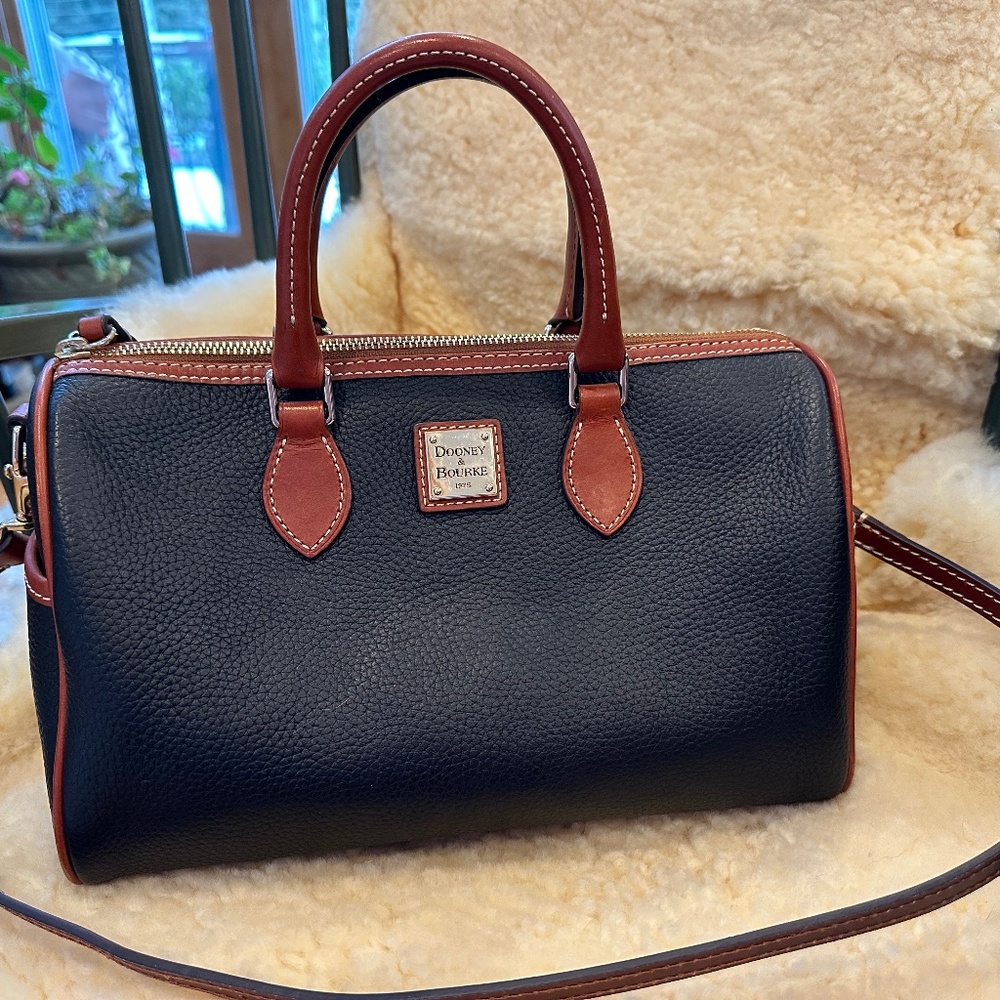 Dooney and Bourke black and tan leather crossbody barrel satchel bag- like new!